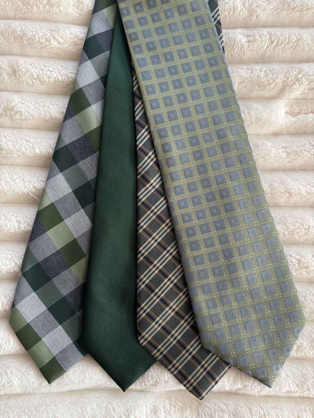 Sharp Style Tie Set - Picture 9 of 9